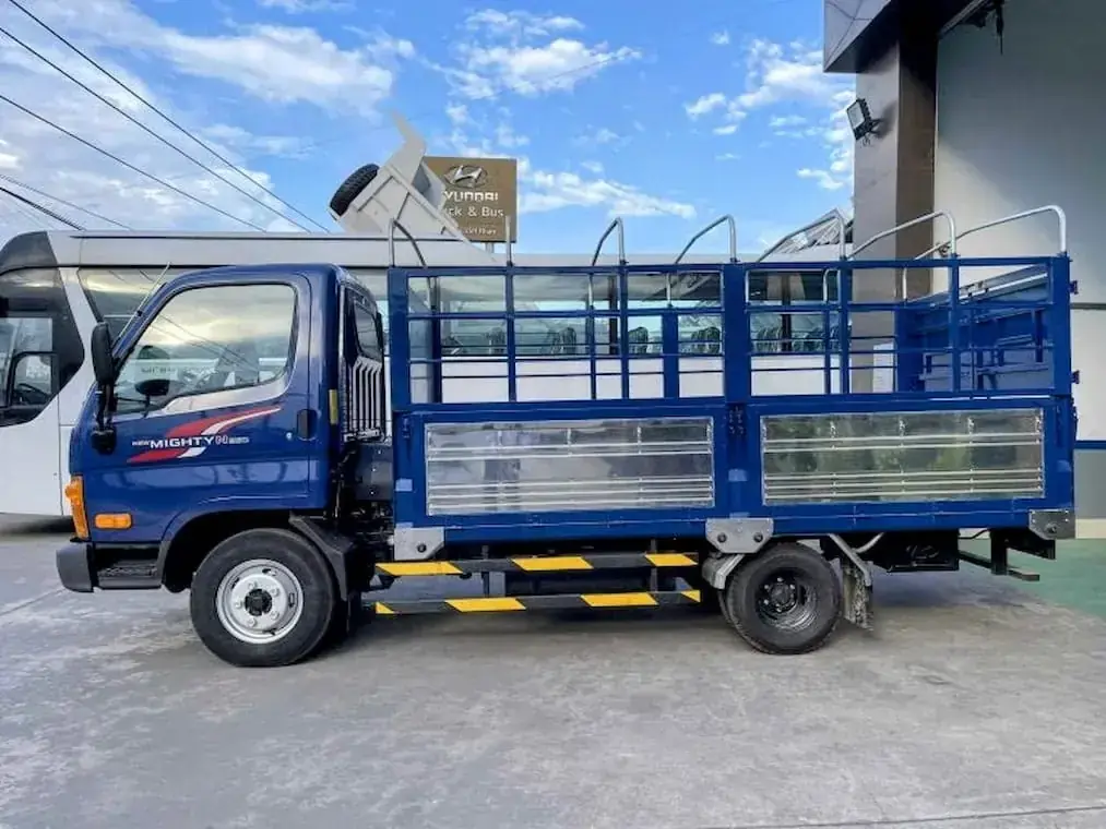 Giá Hyundai N250 màu xanh