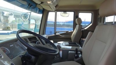 Nội thất xe đầu kéo Daewoo Novus SE
