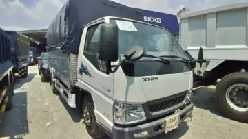 Xe tải IZ49 màu trắng bửng nhôm cực đẹp