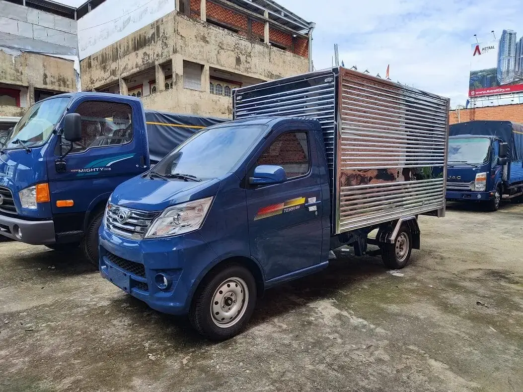 Tera-100-thùng-kín Xe Tera100 thùng kín