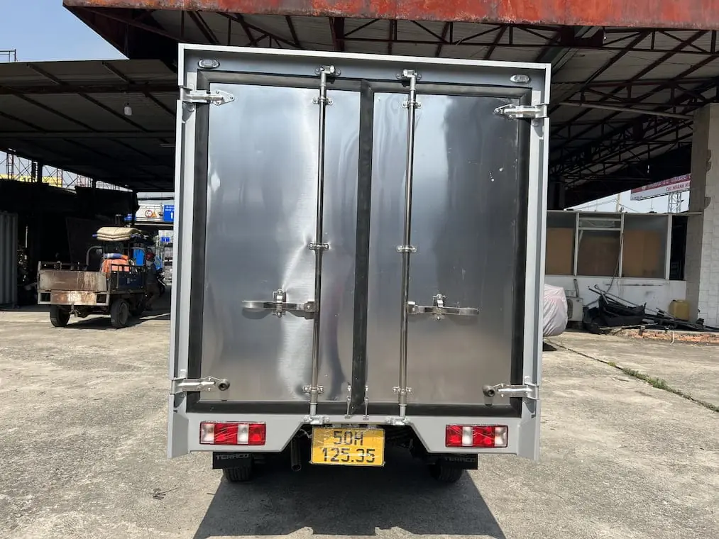 Thiết kế sau đèn sau xe