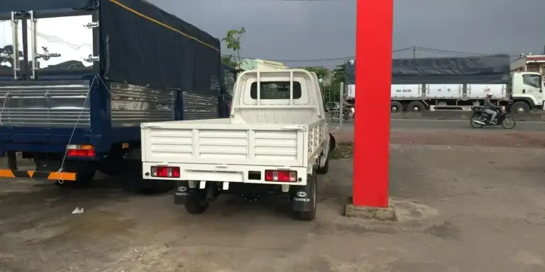 Xe tải Tera 100 thùng lững 1 tấn