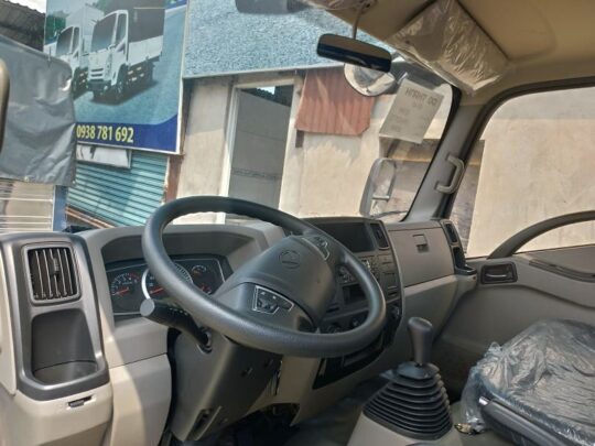 Không gian lái xe IZ65 1,9 tấn