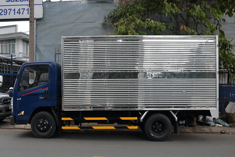 Xe tải IZ65 thùng kín