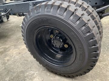 Vỏ sau xe đôi sử dụng lốp 7.0