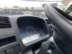 Đồng hồ trong nội thất xe