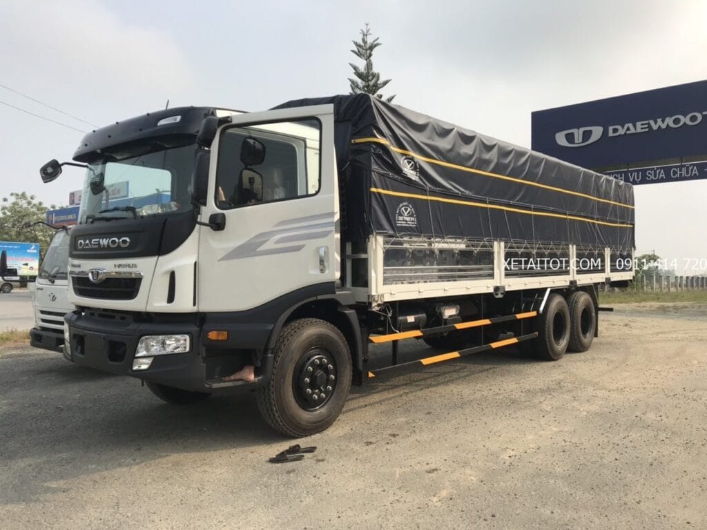 Daewoo 3 chân 15 tấn mui bạt mới