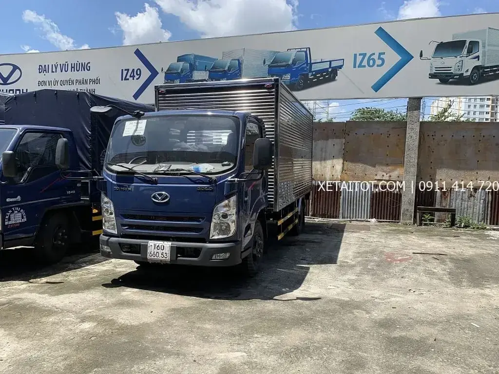 Xe tải IZ65 Đô Thành thùng kín