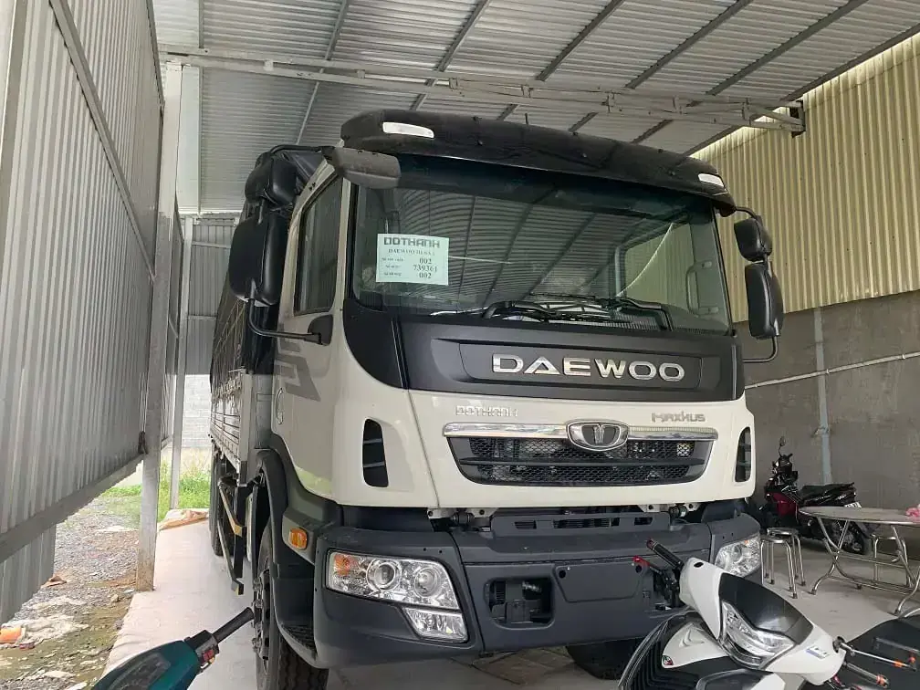 Thiết kế đầu ca-bin của xe tải Daewoo HU6AA