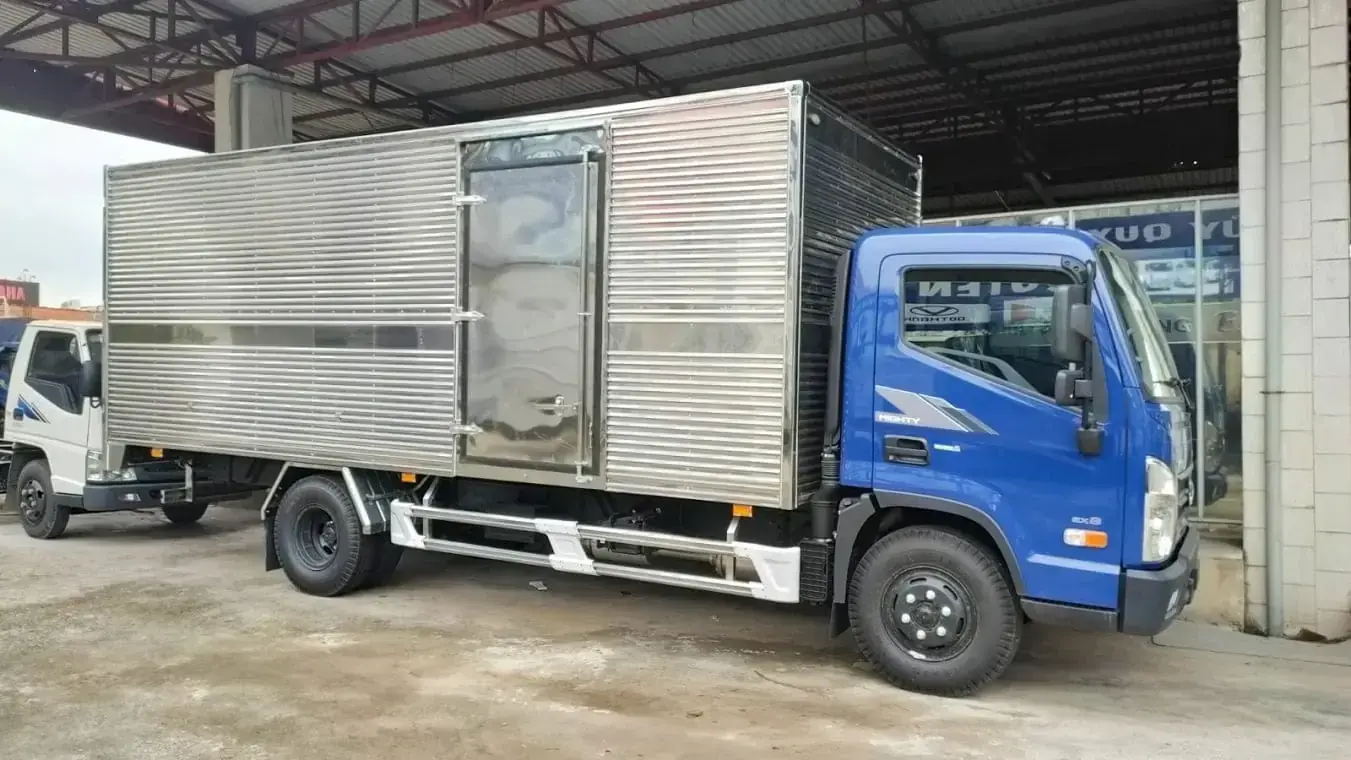 Giá xe Hyundai EX8 GT bản đủ thùng kín