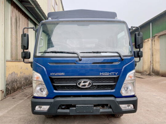 Toàn bộ thiết kế trước của xe