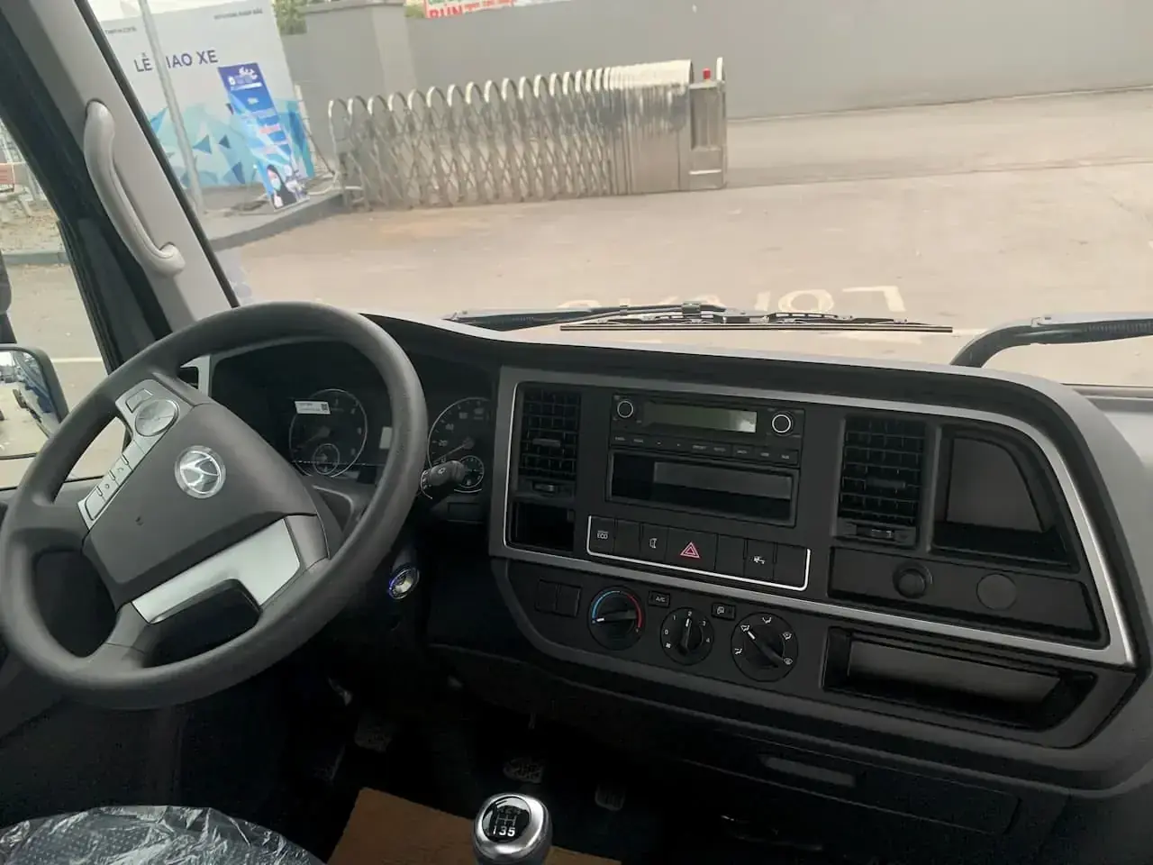 Nội thât xe tải Hyundai EX8 Không gian nội thất chuyên nghiệp chuyên biệt