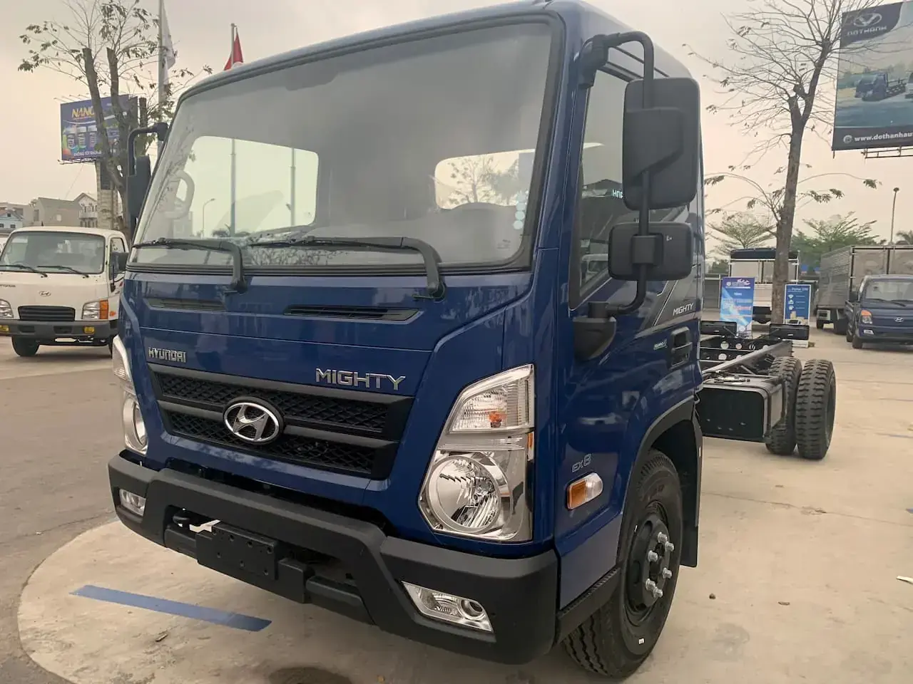 Thiết kế xe tải Hyundai EX8 tăng thêm gốc nhìn cho tài xế Kính bên hong và chắn gió rộng hơn