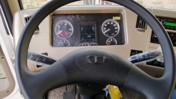 Tay lái của xe ben Daewoo