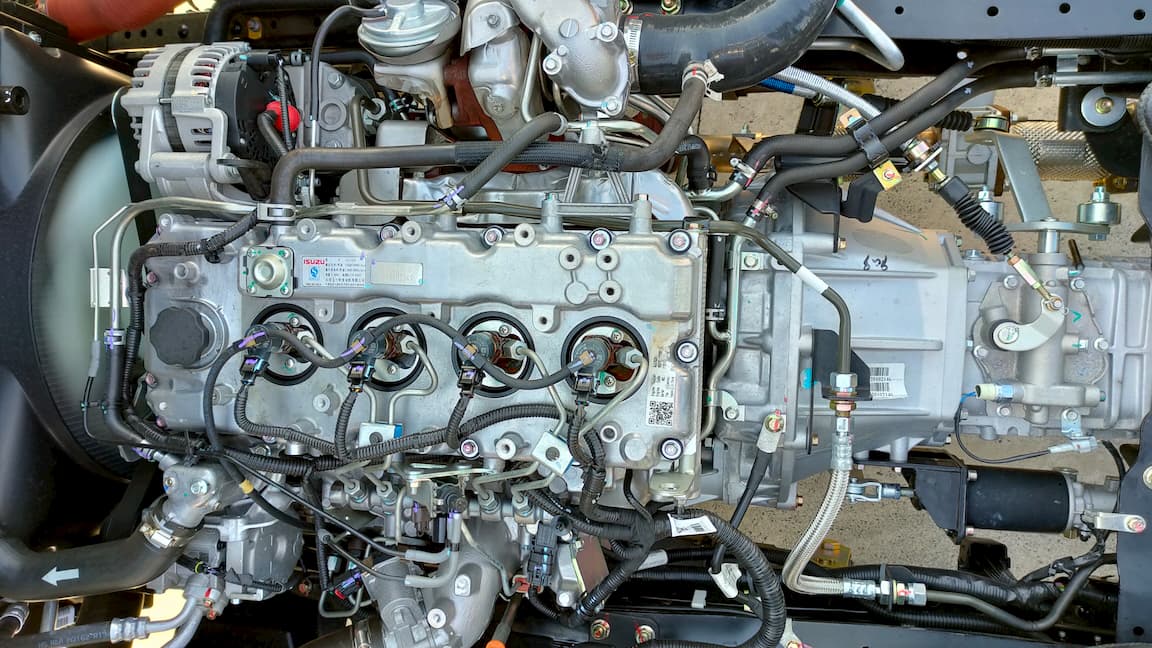 Xe tải Đô Thành IZ650 SE 6.5 tấn mới Hộp số cùng động cơ ISUZU chính hãng