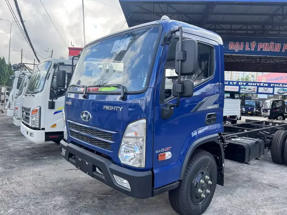 Thiết kế ca-bin Hyundai EX8 GTL 7 tấn