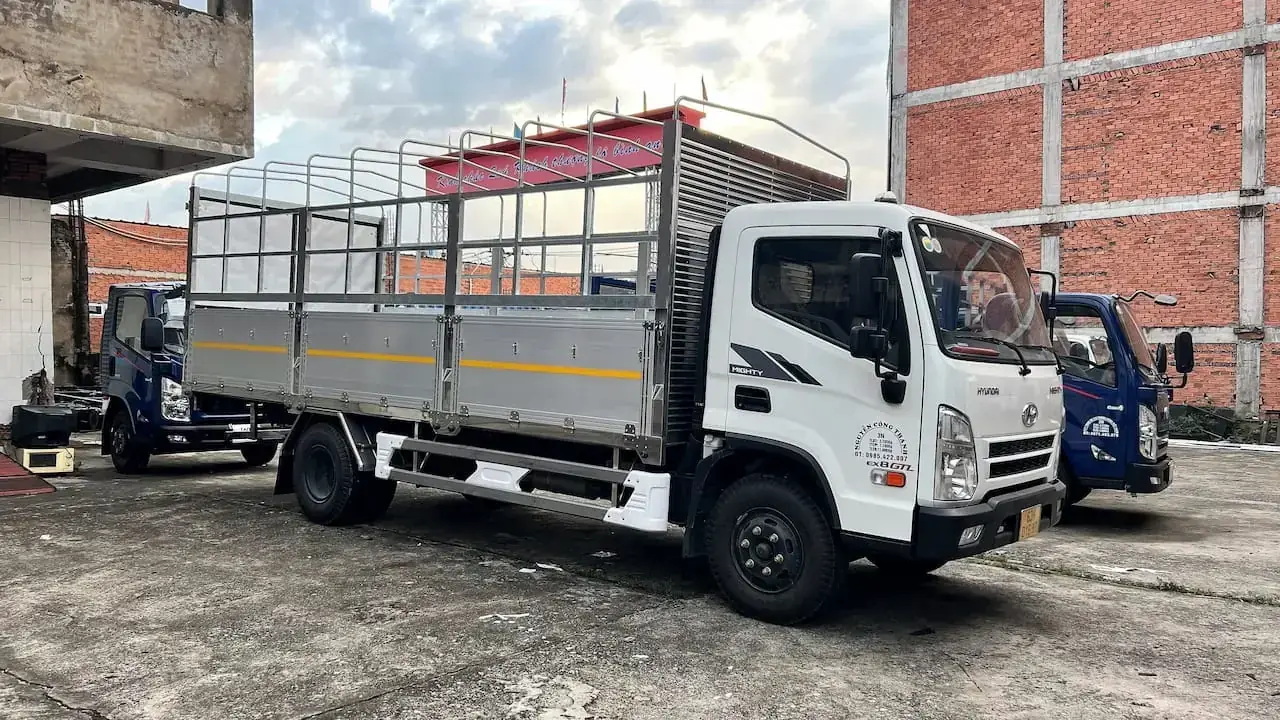Giá xe Hyundai EX8 GTL thùng bạt bững nhôm