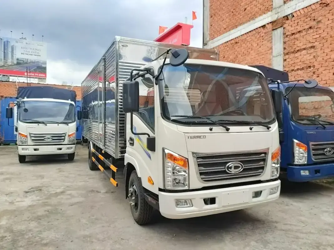Khách hàng mua xe tải Tera 190SL