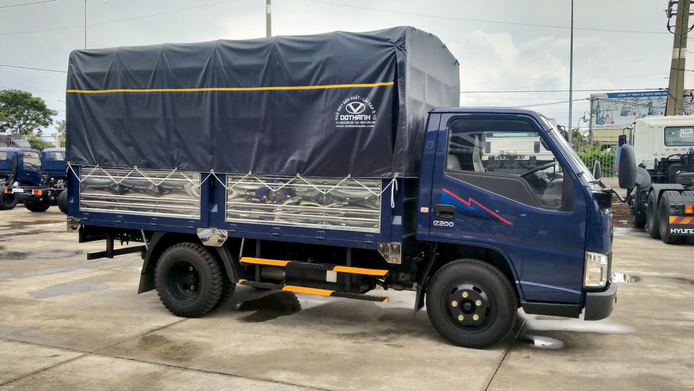 Xe tải Đô Thành IZ200 thùng bạt