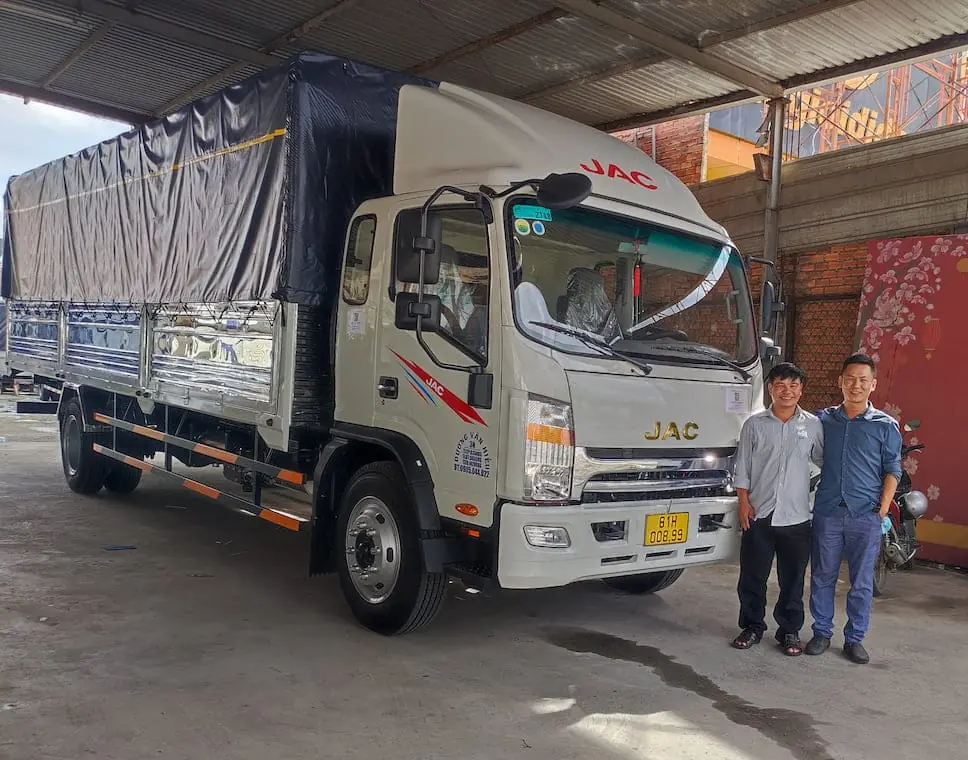 Khách hàng đã mua xe tải JAC N900 9 tấn