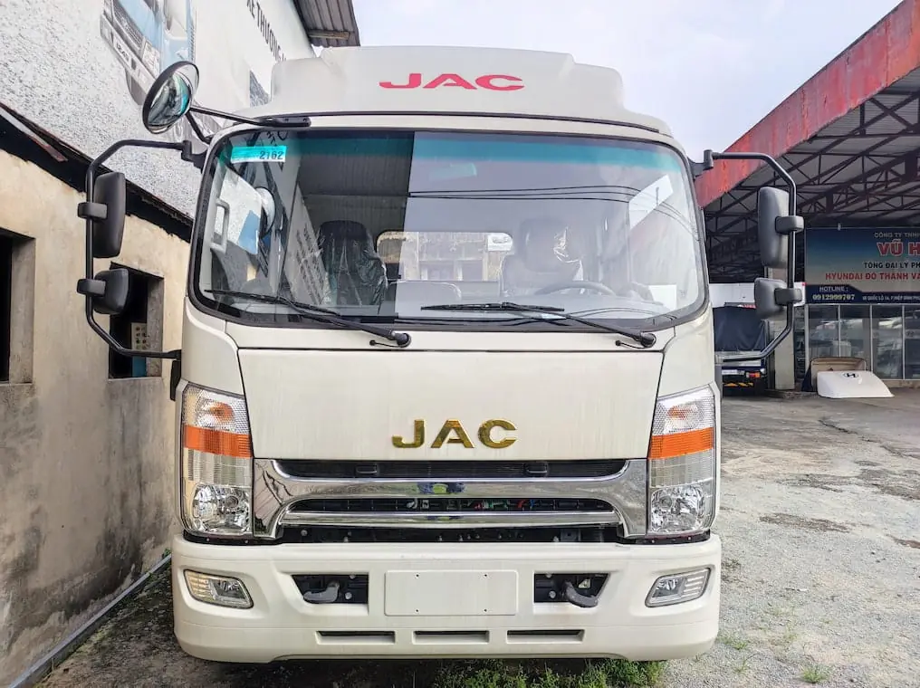 Mặt trước cabin JAC N900 9 tấn