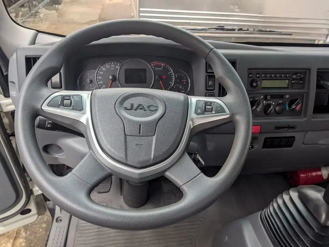 Tay lái 4 chấu JAC N800