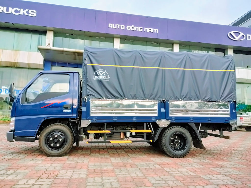 Xe tải Đô Thành IZ250 Xe Đô Thành IZ250 2.5 tấn thùng bạt