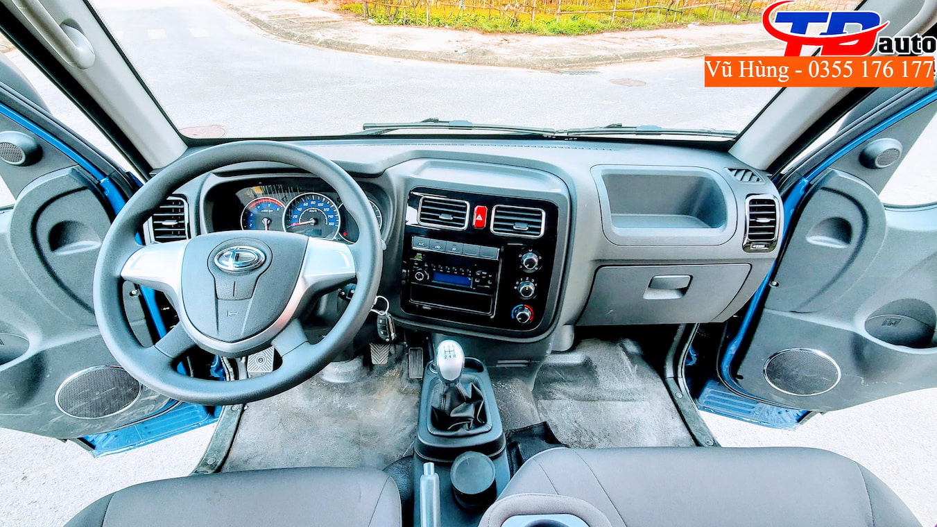 Xe tải Tera 180 - Máy dầu - Tải trọng 1.8 tấn Không gian nội thất xe tải Tera 180