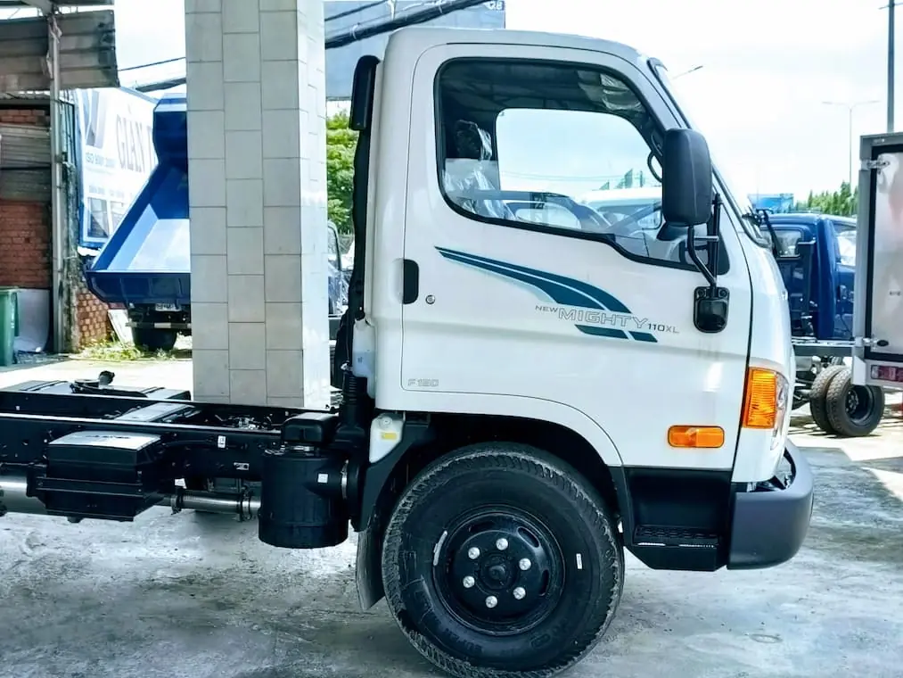 Kính chắn gió bên hong và trước được làm tinh tế