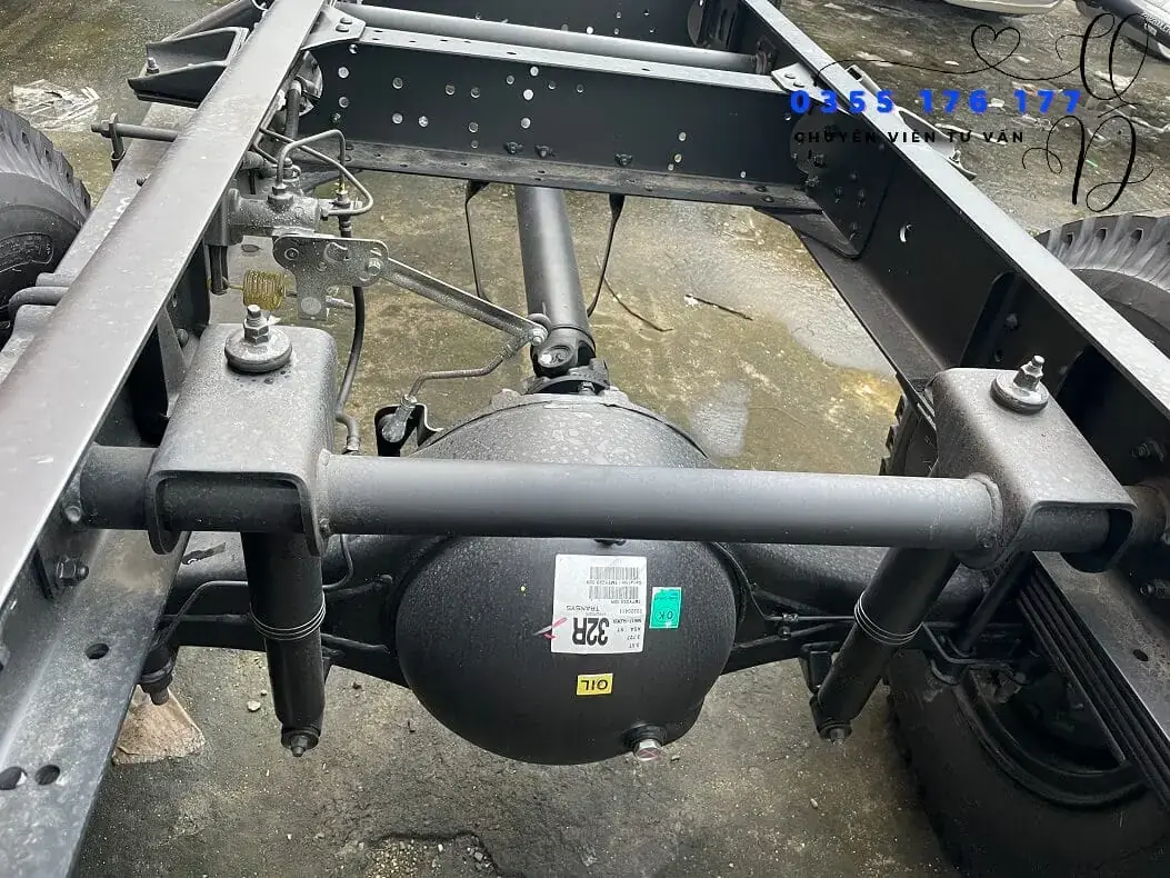 Hệ thống treo cùng hệ thống giảm sốc cao cấp