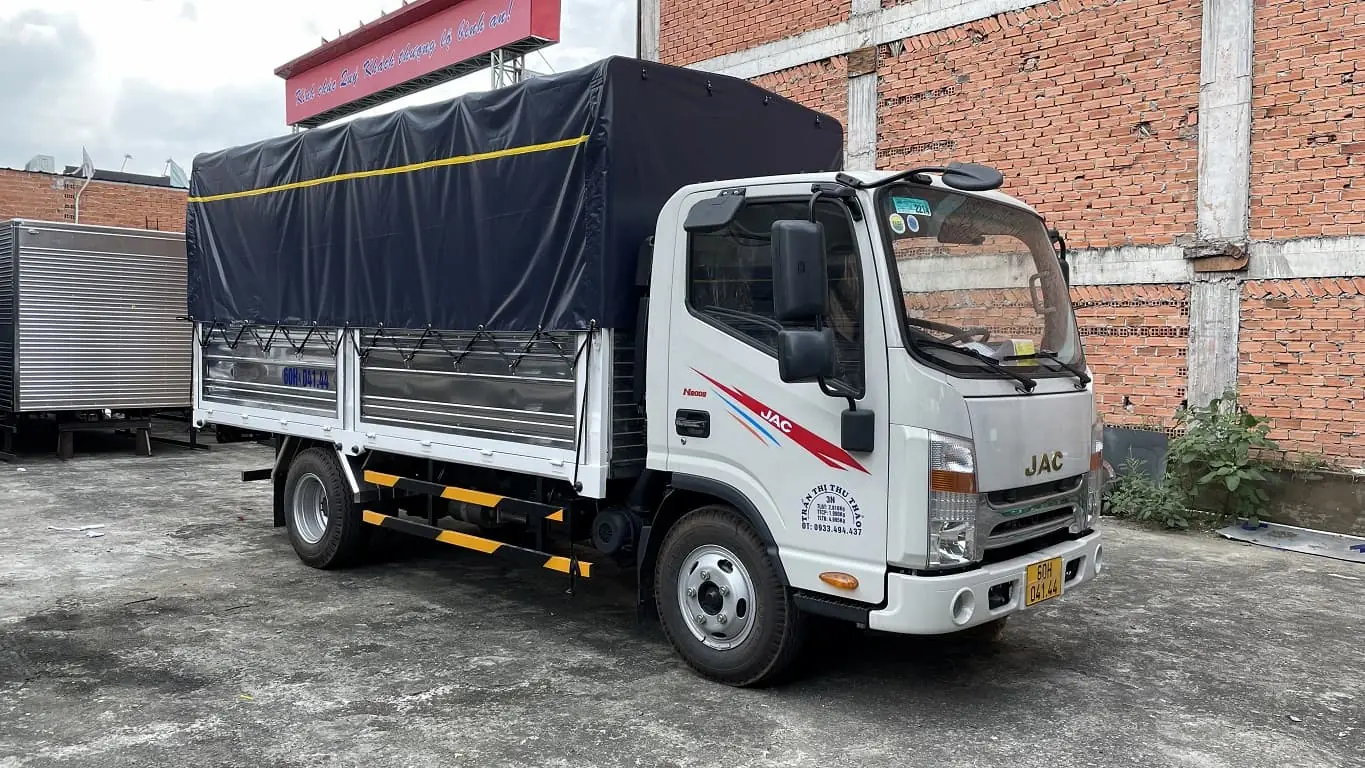 Giá xe tải JAc N200S thùng bạt