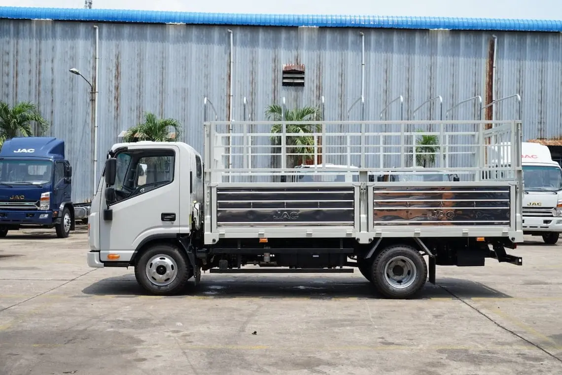 Giá xe tải JAC N200S thùng bạt