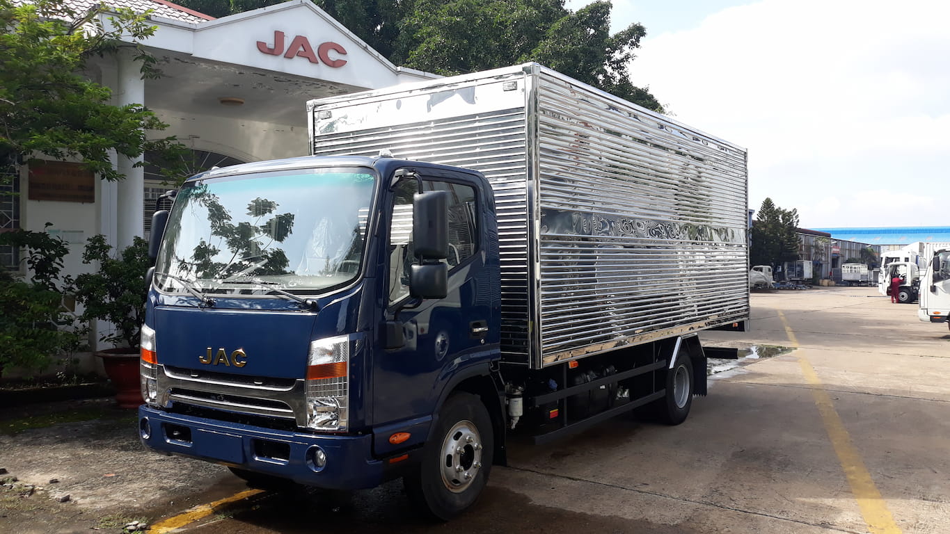 Xe tải JAC N350 Plus thùng kín màu xanh