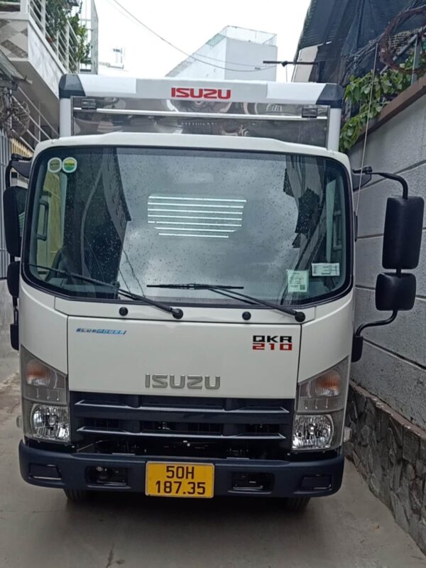 một khách hàng đã sử dụng và mua xe tải isuzu qkr 210