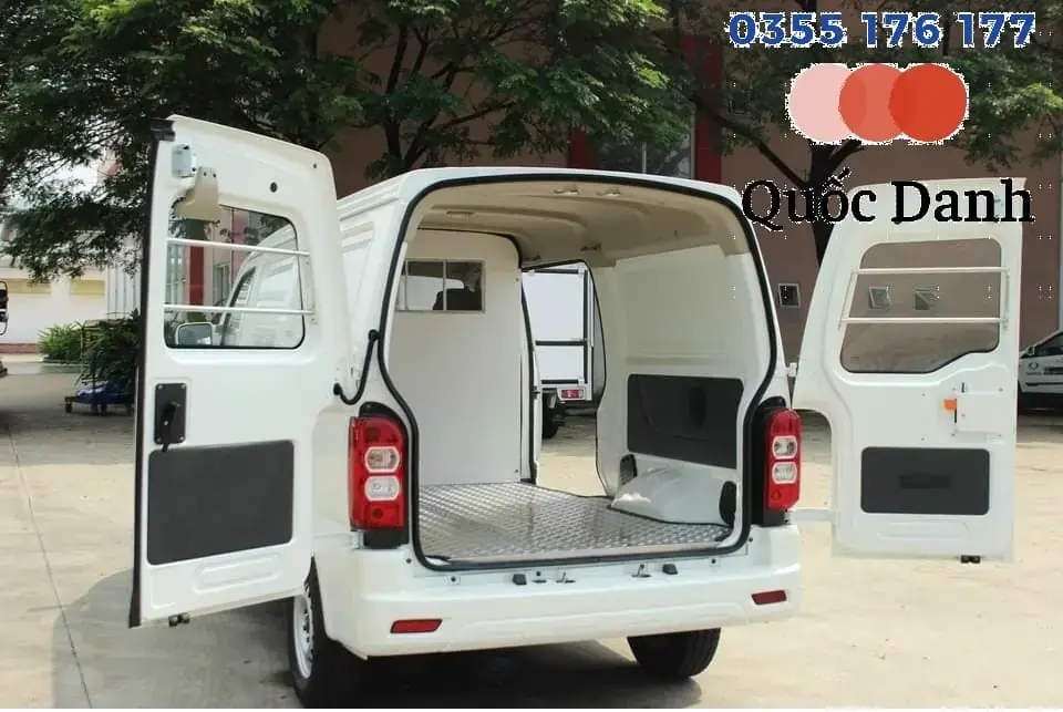 Thùng cùng cửa sau dể dàng lên xuống hàng