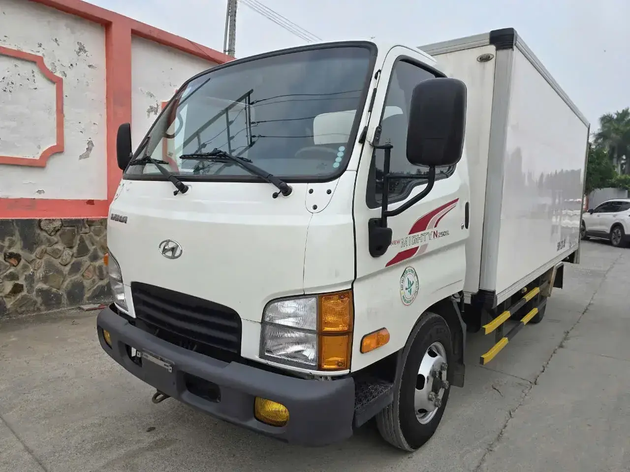 Xe tải Hyundai 1.9 tấn cũ - Đời - 2022 - Hyundai N250SL thùng kín bảo ôn