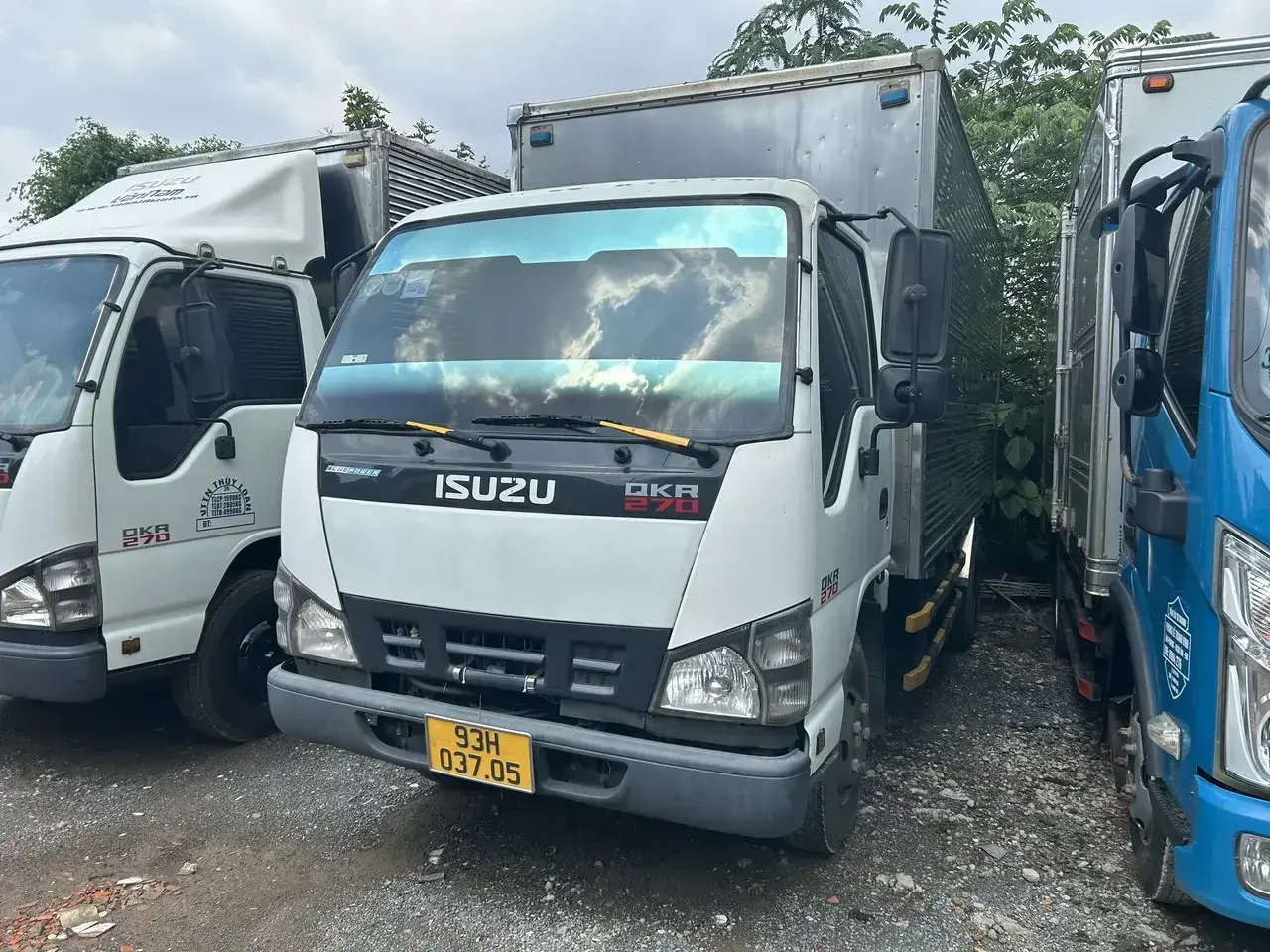 ngoại hình xe tải isuzu qkr 270 cũ 1.9 tấn