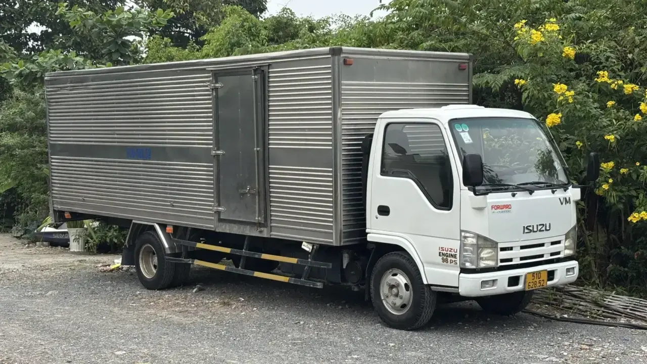 Xe tải cũ 1.9 tấn thùng dài 6.2 mét động cơ Isuzu