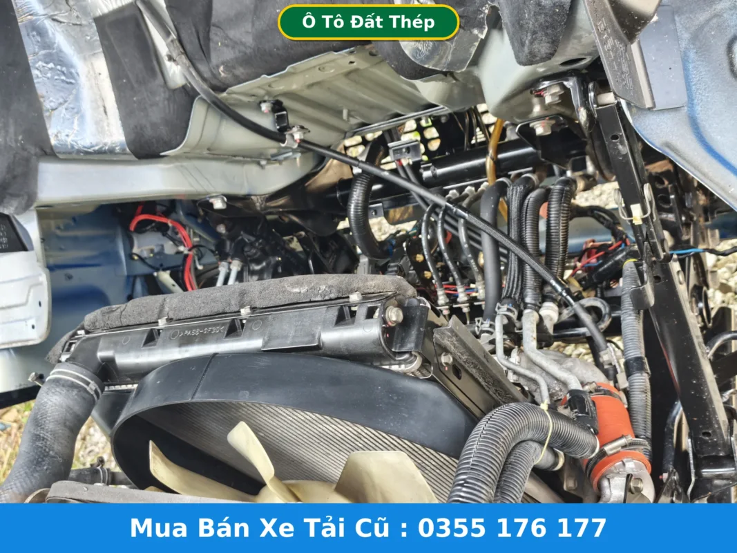 Xe tải Fuso 1.9 tấn cũ Fuso Canter 1T95 đời 2020 loại ô tô tải có mui động cơ