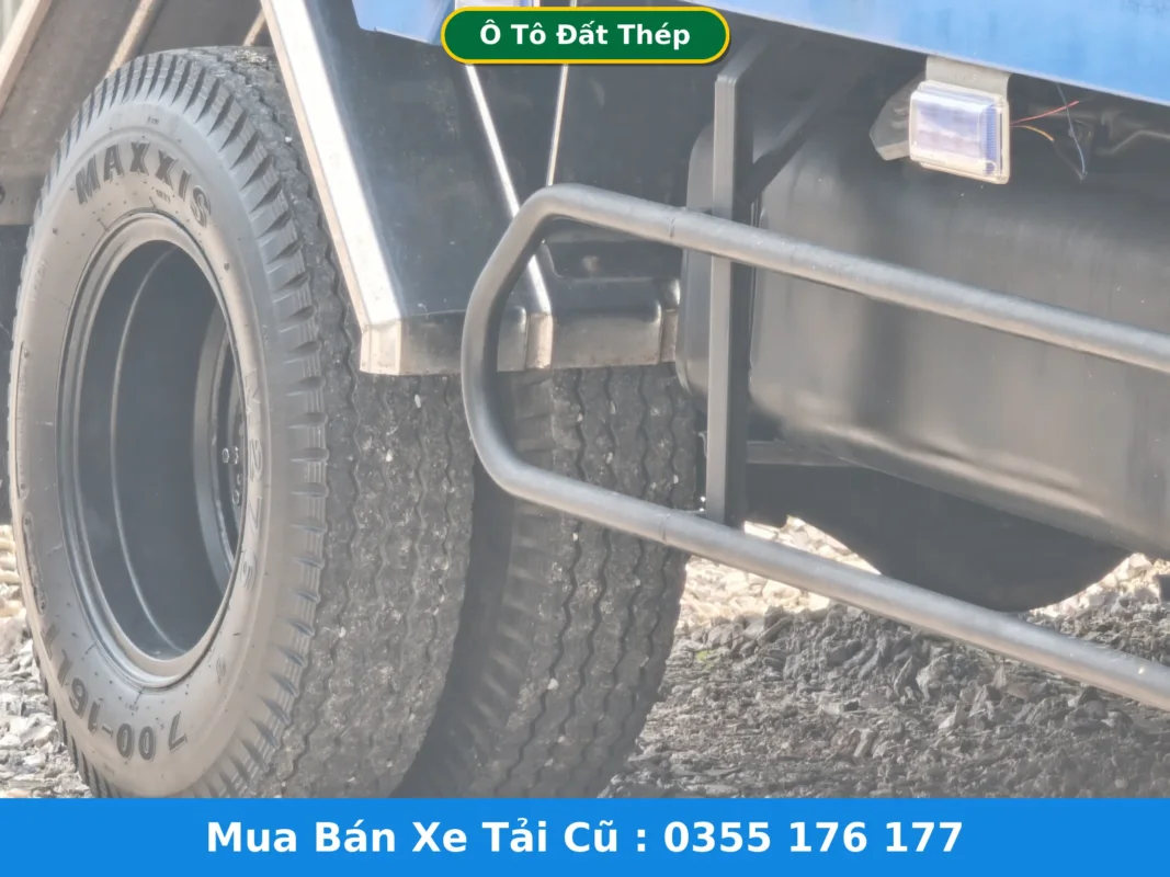 Xe tải Fuso 1.9 tấn cũ Fuso Canter 1T95 đời 2020 loại ô tô tải có mui lốp xe